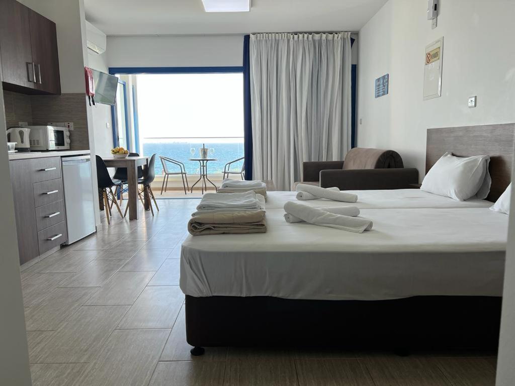Governors Beach Panayiotis Aparthotel Exterior foto