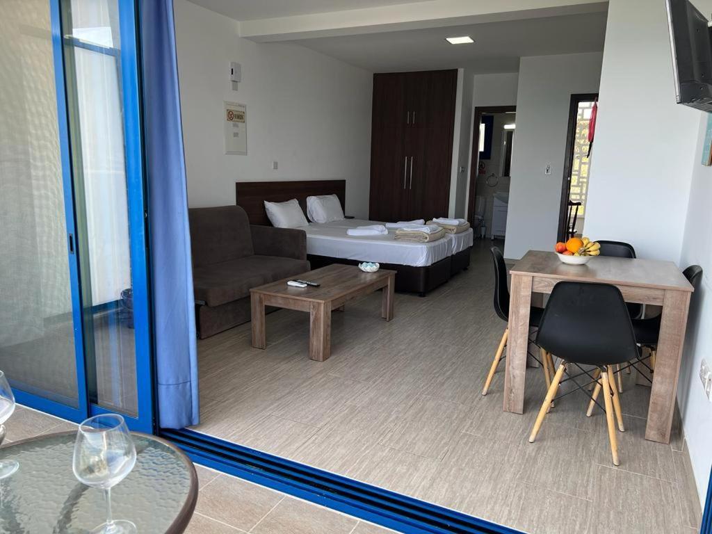 Governors Beach Panayiotis Aparthotel Exterior foto